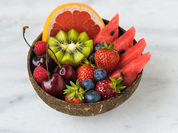 Un vassoio di frutta